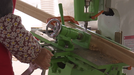 西蘭鄉(xiāng)亨嘉竹木制品精深加工項目進入試生產(chǎn)階段，工藝品銷售蓄勢待發(fā)